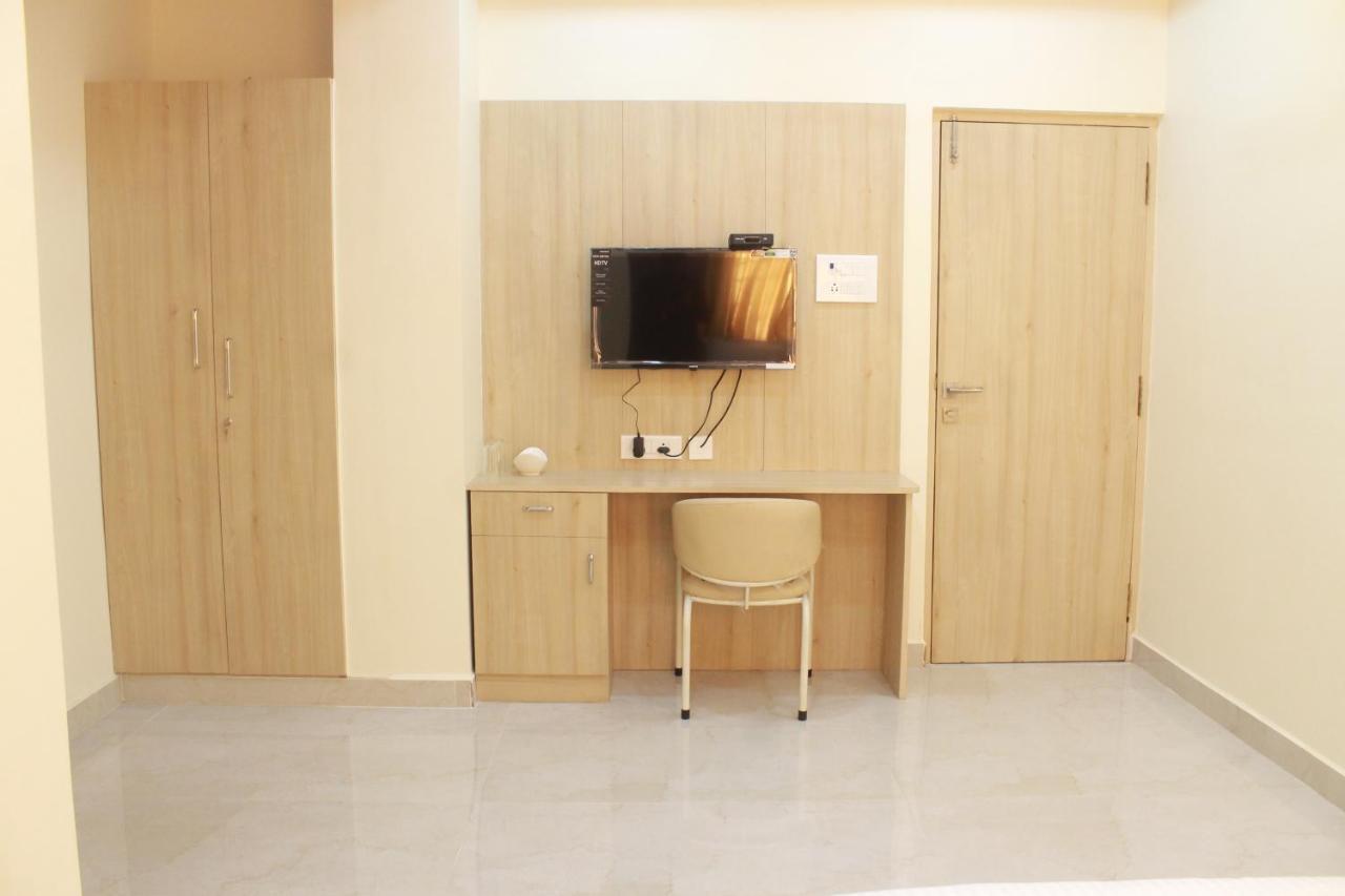 Jfive Residency Hotel Chennai Exterior foto