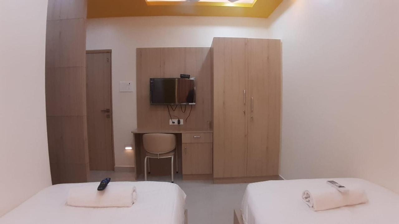 Jfive Residency Hotel Chennai Exterior foto